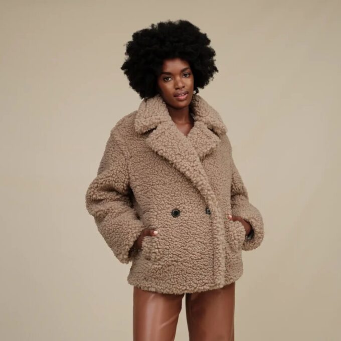 Cappotto corto in peluche Gertrude