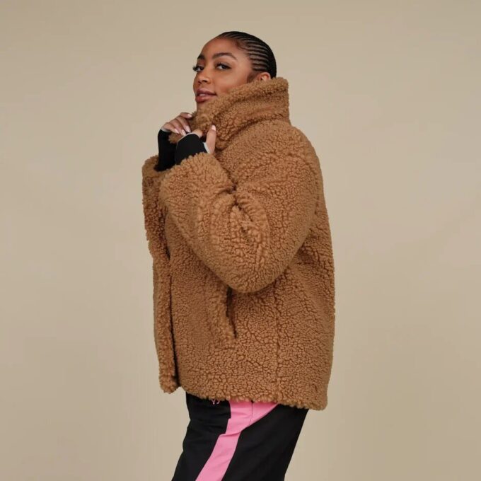 Cappotto corto in peluche Gertrude